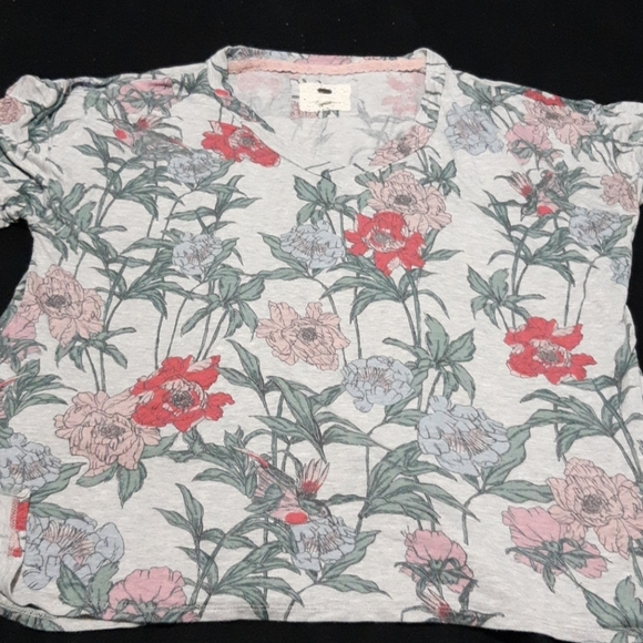 Cupio Tops - Cupio Ladies V Neck  shirt